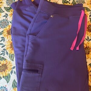 Figs pants size Large petite